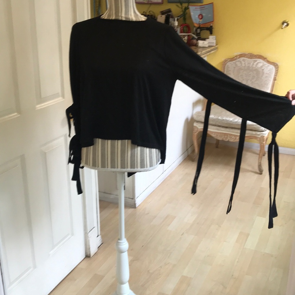 Replika Slit Back Top - Picture 4 of 7